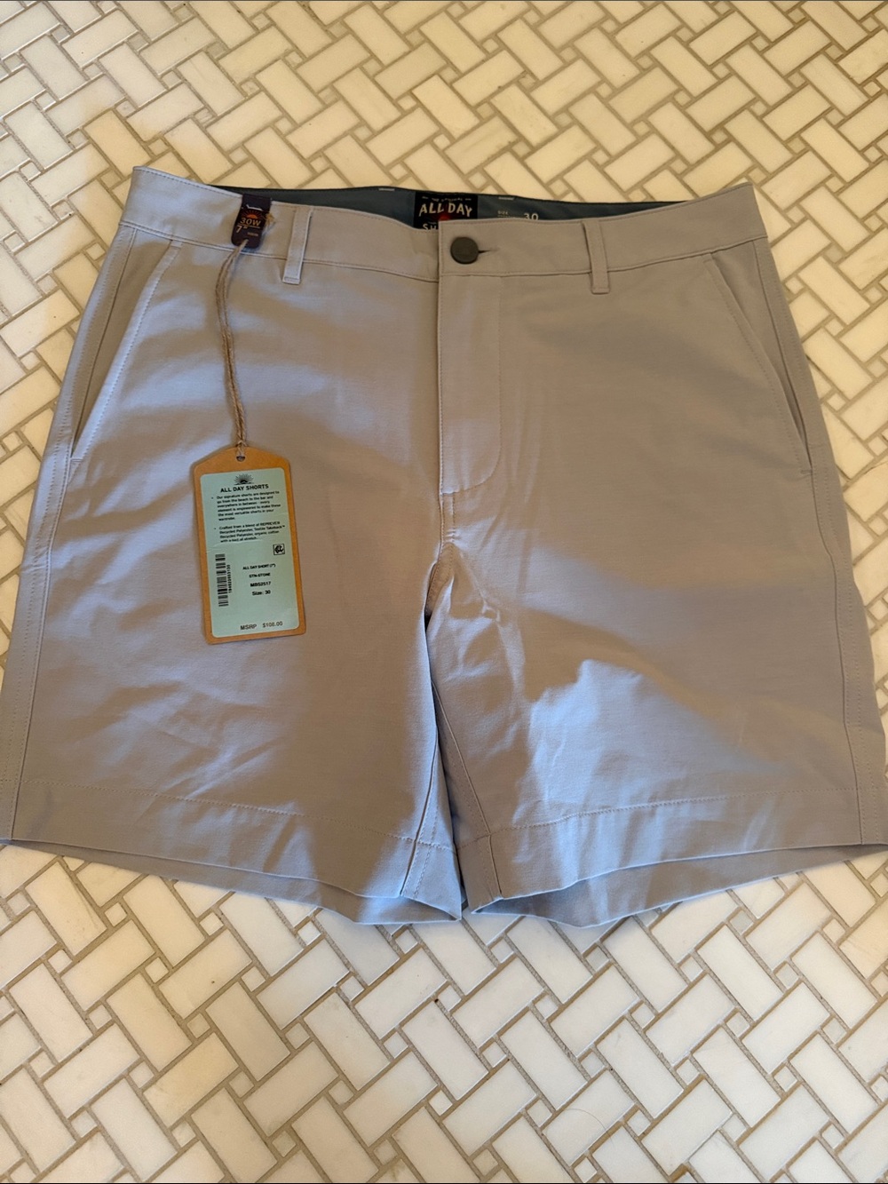 Faherty Men’s Flat-Front Shorts — Light Gray